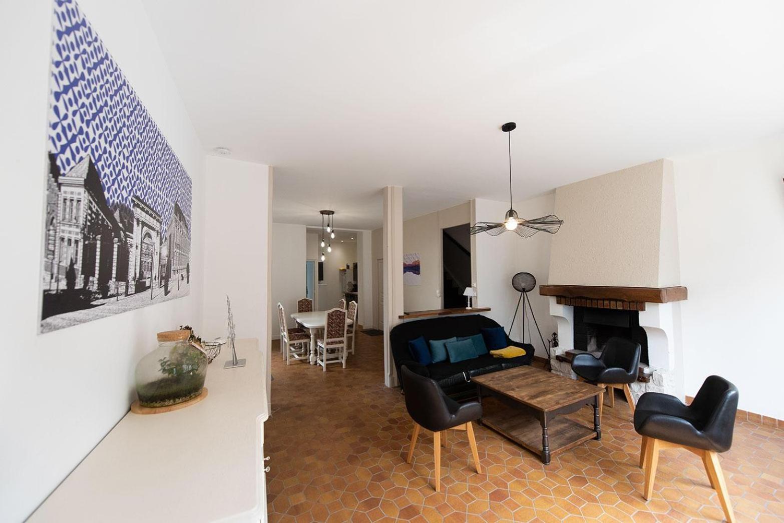 Logis - Hostellerie & Restaurant Du Marche Le Cateau-Cambresis Zewnętrze zdjęcie