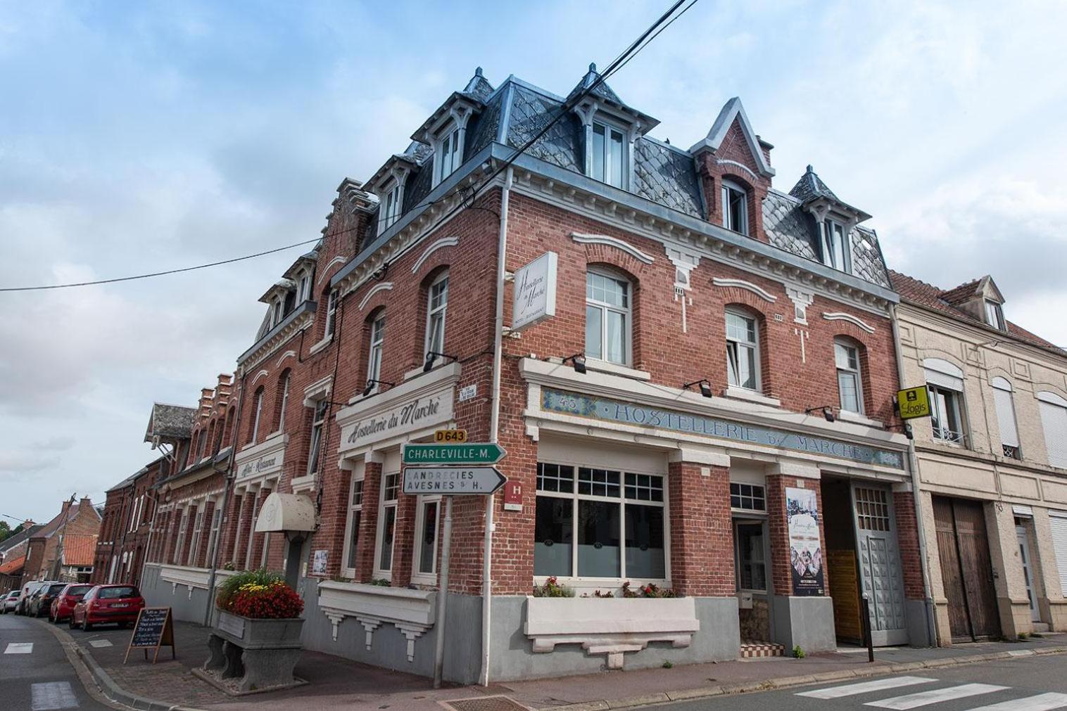 Logis - Hostellerie & Restaurant Du Marche Le Cateau-Cambresis Zewnętrze zdjęcie