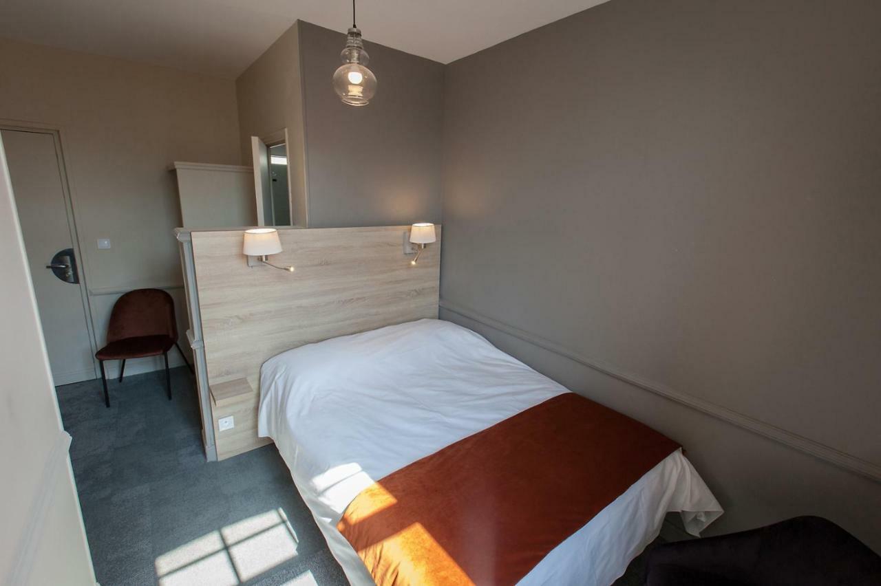 Logis - Hostellerie & Restaurant Du Marche Le Cateau-Cambresis Zewnętrze zdjęcie